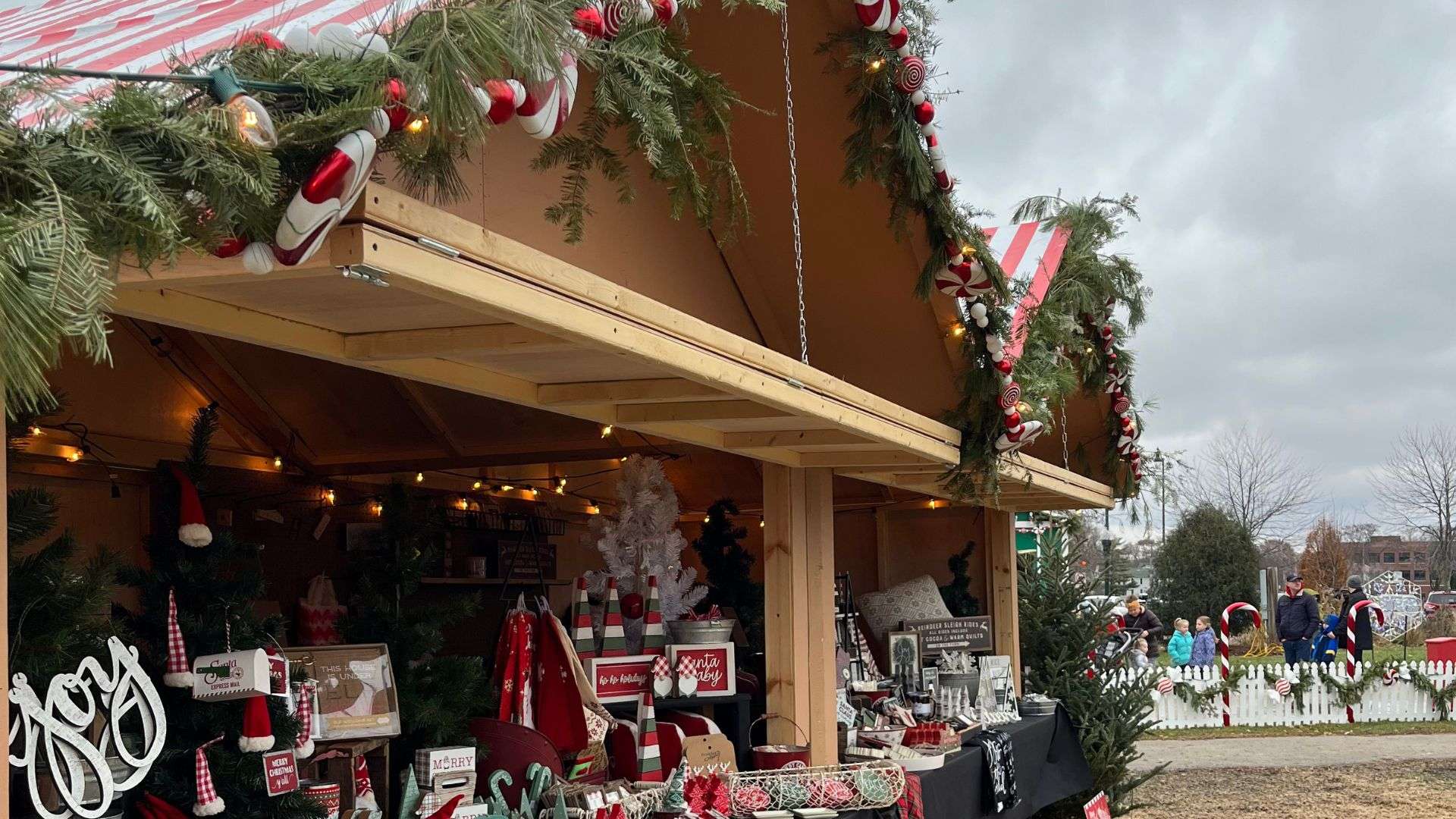 Chris Kringle Market Enjoy Illinois