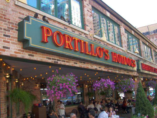 Portillo's Hot Dogs Chicago | Enjoy Illinois